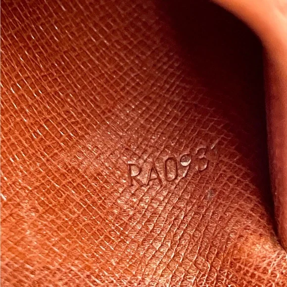 Men’s Louis Vuitton Monogram Wallet Date Code 1991 France Great Condition - Picture 5 of 14